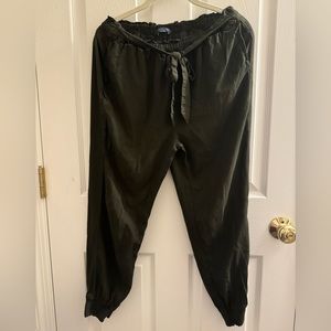 American Eagle, 3/4 length, pants, dark green